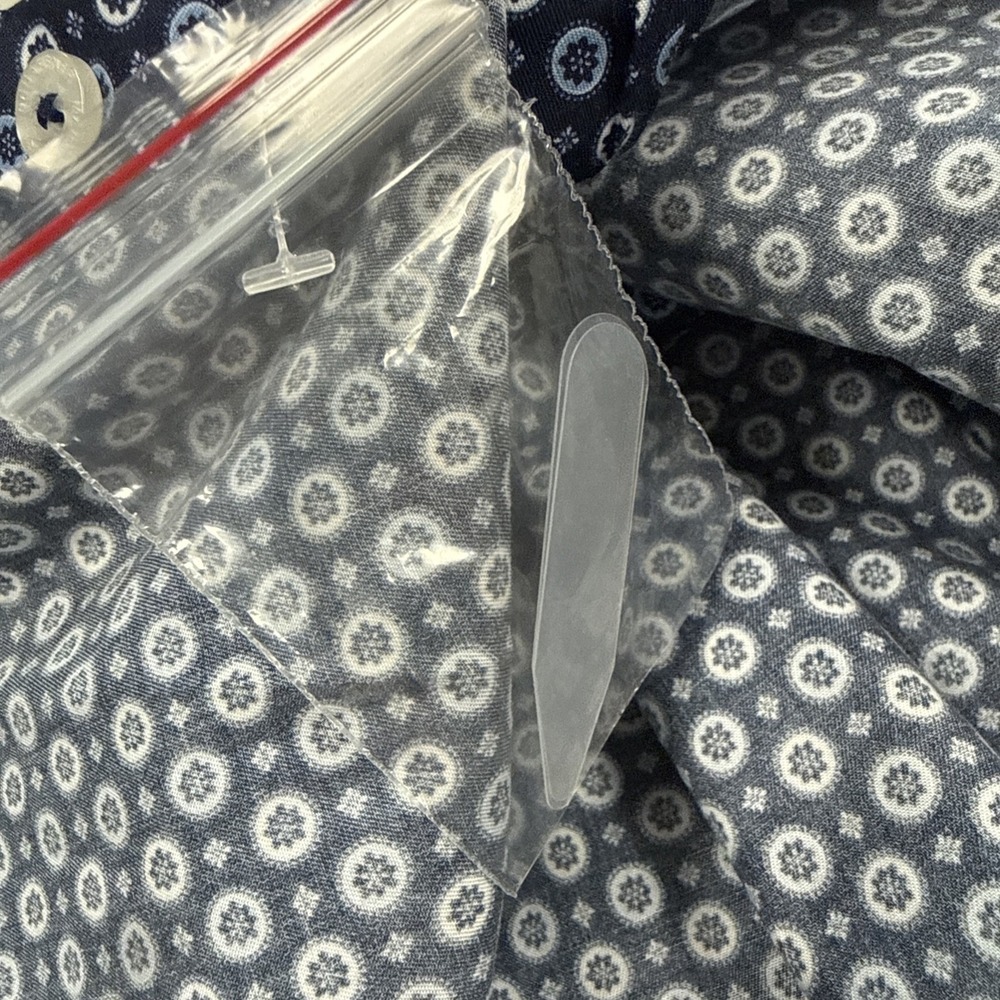 Hart Schaffner Marx Comfort Stretch Button Up Shirt Cotton Size M Blue Circles - Picture 11 of 13